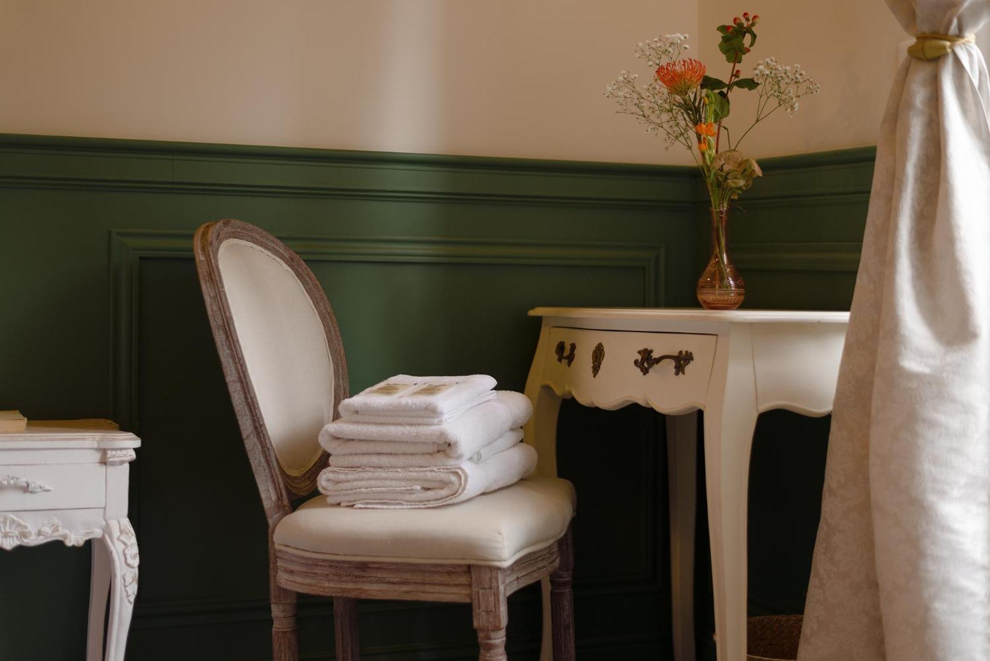 Manoir De Laroque Delprat Bed & Breakfast Autoire Екстериор снимка